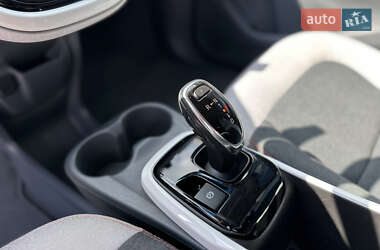 Хэтчбек Chevrolet Bolt EV 2017 в 