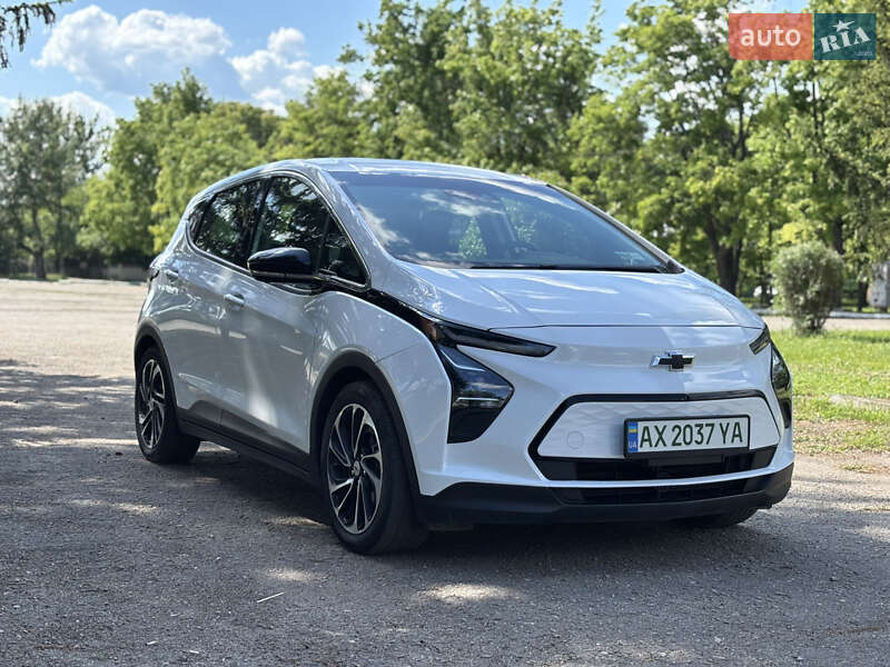 Хэтчбек Chevrolet Bolt EV 2021 в 