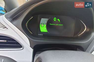 Хэтчбек Chevrolet Bolt EV 2017 в 