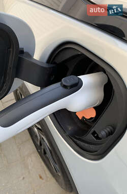 Хэтчбек Chevrolet Bolt EV 2022 в 