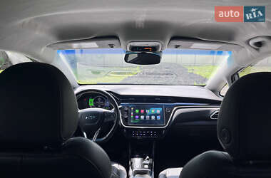 Хэтчбек Chevrolet Bolt EV 2023 в 