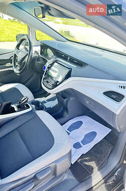 Хэтчбек Chevrolet Bolt EV 2020 в 