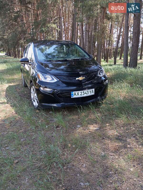 Хэтчбек Chevrolet Bolt EV 2017 в 
