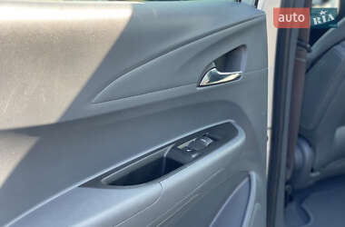 Хэтчбек Chevrolet Bolt EV 2017 в 