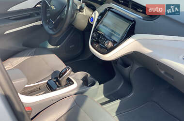 Хэтчбек Chevrolet Bolt EV 2017 в 