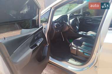 Хэтчбек Chevrolet Bolt EV 2023 в 