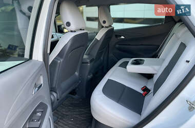 Хэтчбек Chevrolet Bolt EV 2018 в 
