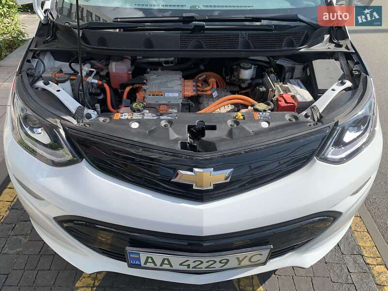 Хэтчбек Chevrolet Bolt EV 2021 в Киеве