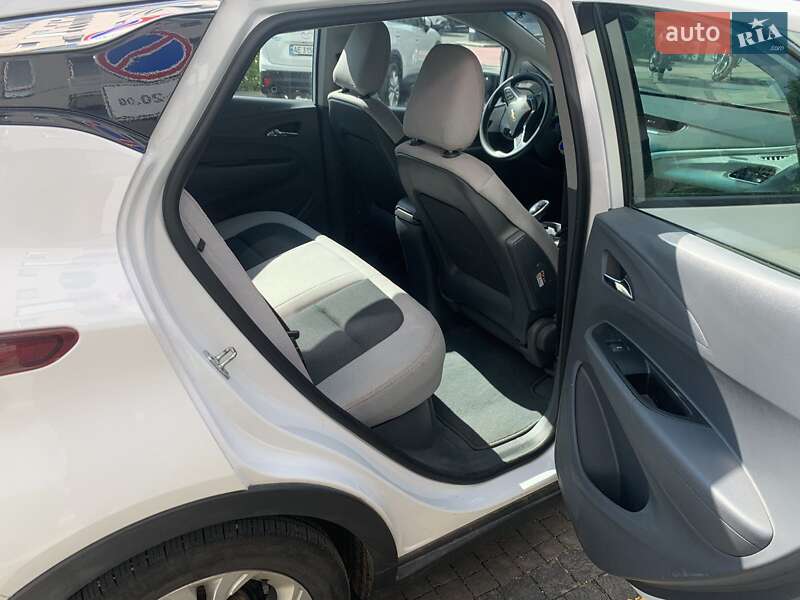 Хэтчбек Chevrolet Bolt EV 2021 в Киеве
