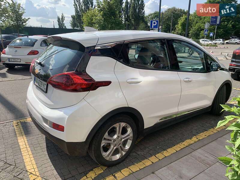 Хэтчбек Chevrolet Bolt EV 2021 в Киеве