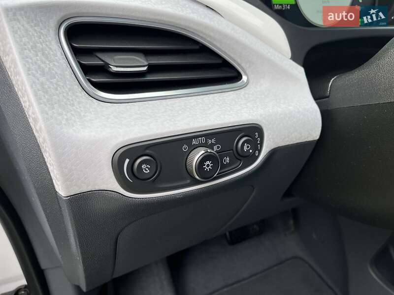 Хэтчбек Chevrolet Bolt EV 2019 в Львове