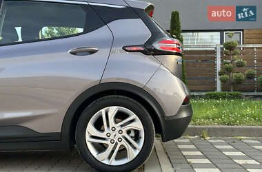 Хэтчбек Chevrolet Bolt EV 2023 в 