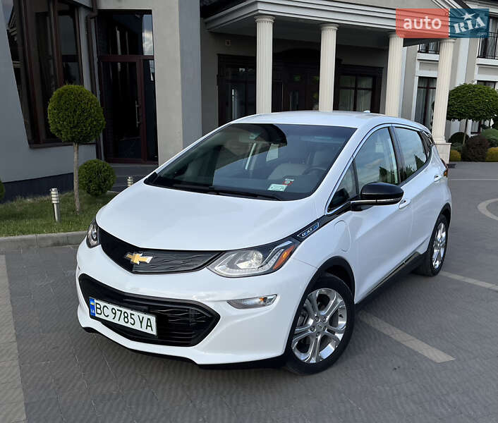 Хэтчбек Chevrolet Bolt EV 2020 в 