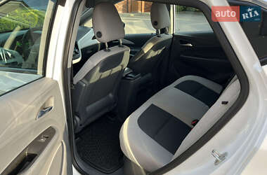 Хэтчбек Chevrolet Bolt EV 2020 в 