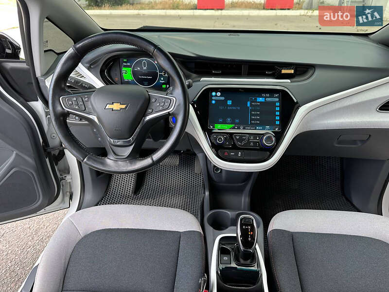 Хетчбек Chevrolet Bolt EV 2017 в Дніпрі