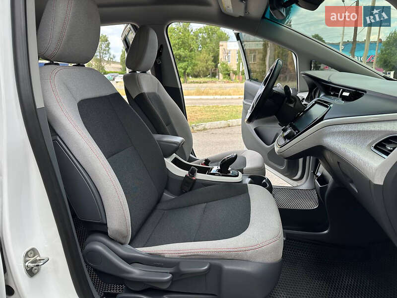 Хетчбек Chevrolet Bolt EV 2017 в Дніпрі