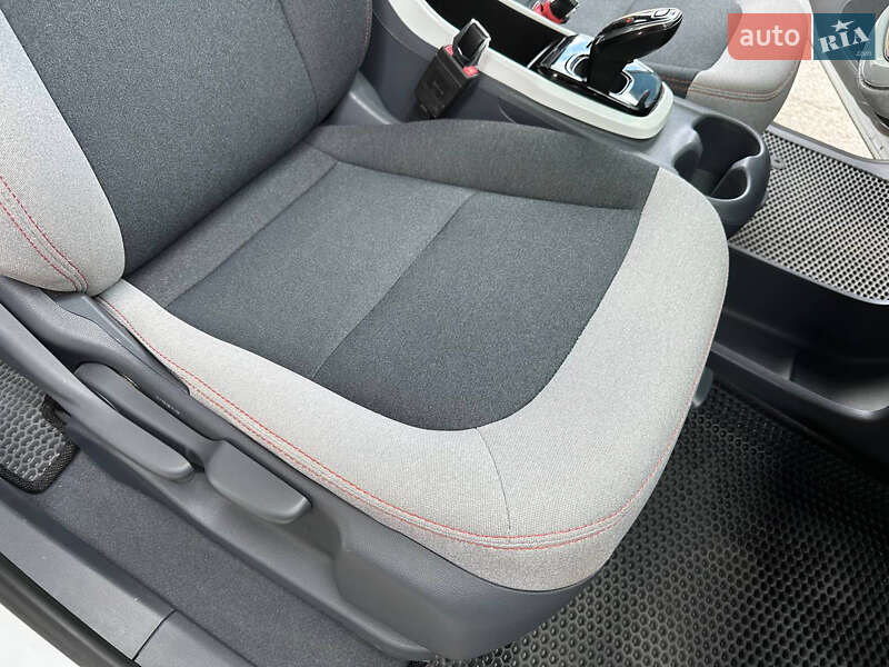 Хетчбек Chevrolet Bolt EV 2017 в Дніпрі