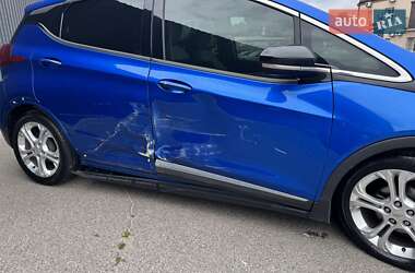 Хэтчбек Chevrolet Bolt EV 2016 в 