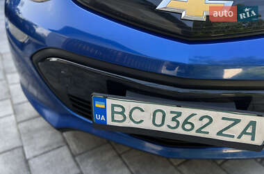 Хэтчбек Chevrolet Bolt EV 2017 в 