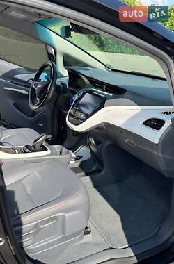 Хэтчбек Chevrolet Bolt EV 2020 в 