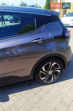Хэтчбек Chevrolet Bolt EV 2021 в 