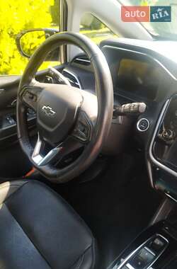 Хэтчбек Chevrolet Bolt EV 2021 в 