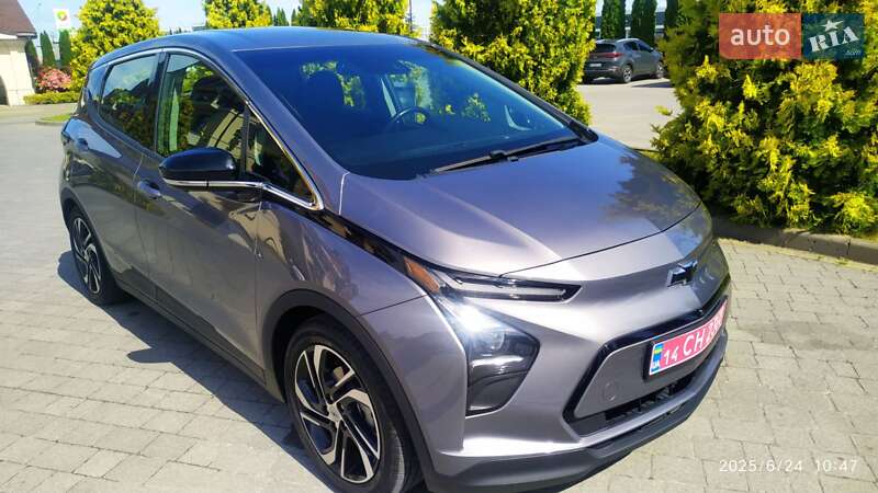 Хэтчбек Chevrolet Bolt EV 2021 в 