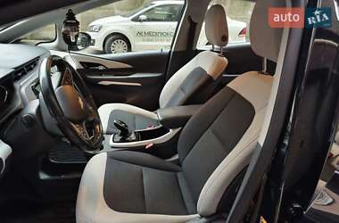 Хэтчбек Chevrolet Bolt EV 2020 в 