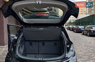 Хэтчбек Chevrolet Bolt EV 2020 в 