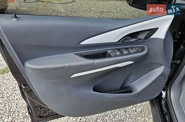 Хэтчбек Chevrolet Bolt EV 2017 в 