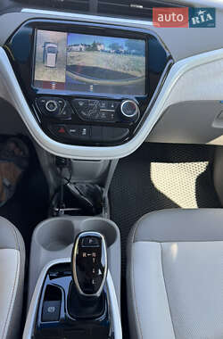Хэтчбек Chevrolet Bolt EV 2019 в 