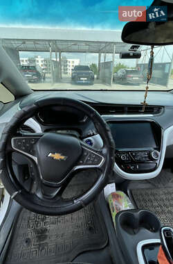 Хэтчбек Chevrolet Bolt EV 2017 в 