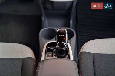 Хэтчбек Chevrolet Bolt EV 2018 в 