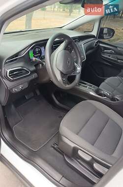 Хэтчбек Chevrolet Bolt EV 2023 в 