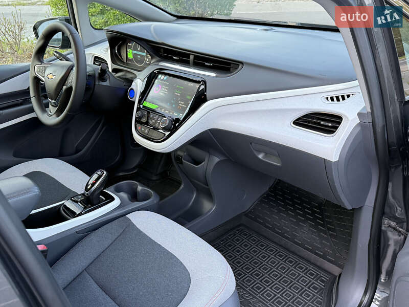 Хэтчбек Chevrolet Bolt EV 2019 в Киеве
