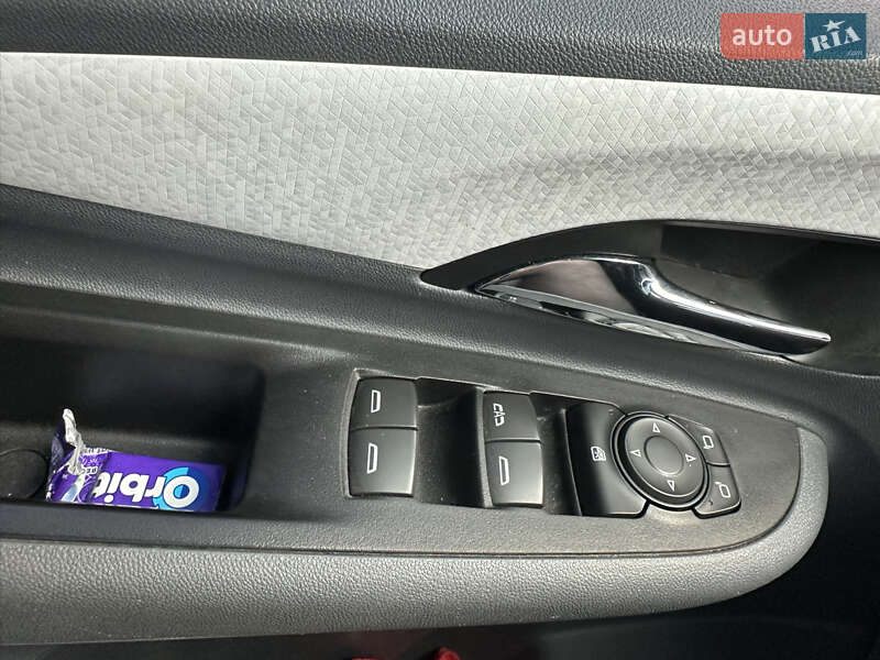 Хэтчбек Chevrolet Bolt EV 2018 в Киеве