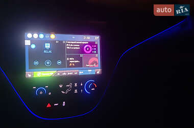 Хэтчбек Chevrolet Bolt EV 2020 в 