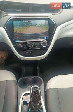 Хэтчбек Chevrolet Bolt EV 2020 в 