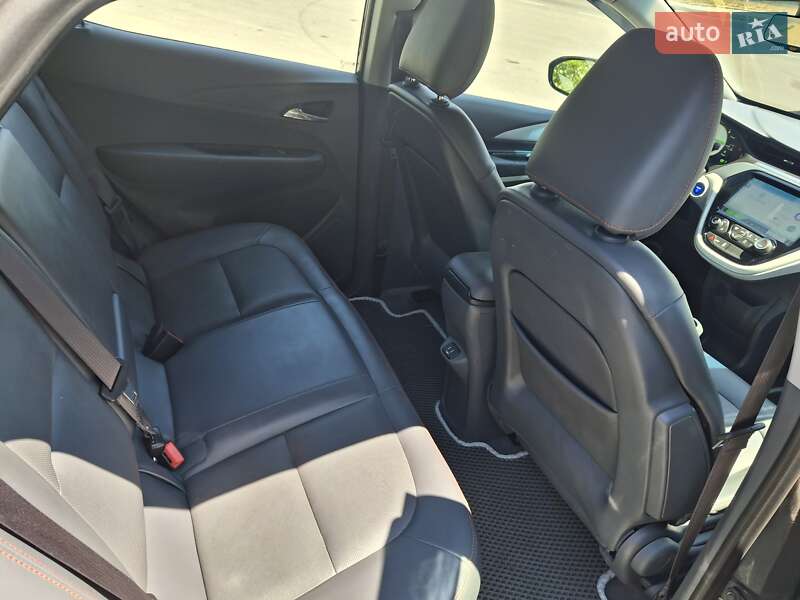 Хетчбек Chevrolet Bolt EV 2017 в Южному фото 12 Хетчбек Chevrolet Bolt EV 2017 в Южному