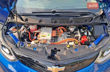 Хэтчбек Chevrolet Bolt EV 2019 в 