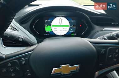 Хэтчбек Chevrolet Bolt EV 2017 в 