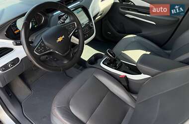 Хэтчбек Chevrolet Bolt EV 2017 в 