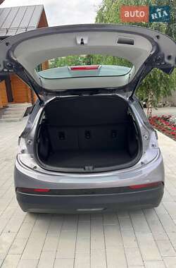 Хэтчбек Chevrolet Bolt EV 2023 в 
