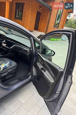 Хэтчбек Chevrolet Bolt EV 2023 в 