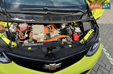 Хэтчбек Chevrolet Bolt EV 2018 в 