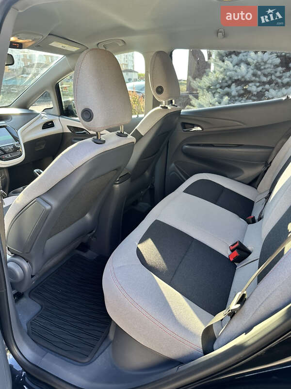 Хэтчбек Chevrolet Bolt EV 2017 в Киеве фото 10 Хэтчбек Chevrolet Bolt EV 2017 в Киеве