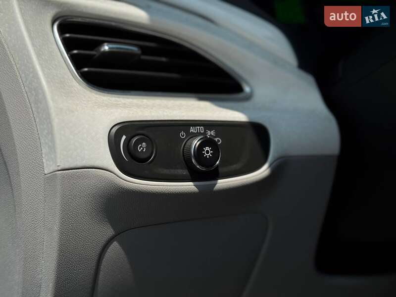Хэтчбек Chevrolet Bolt EV 2016 в Львове