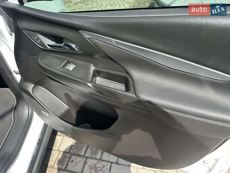 Хэтчбек Chevrolet Bolt EV 2023 в Львове
