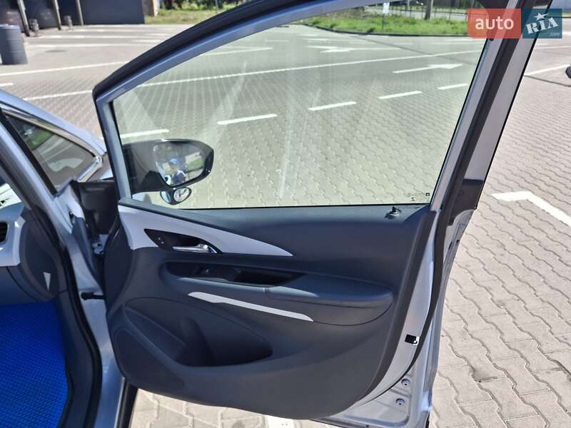 Хэтчбек Chevrolet Bolt EV 2016 в Житомире