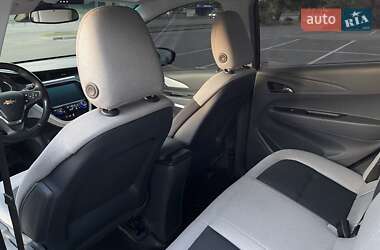 Хэтчбек Chevrolet Bolt EV 2021 в 